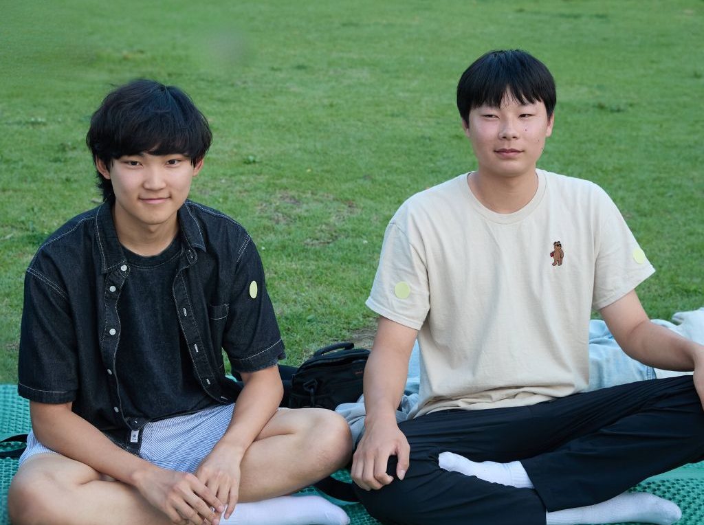 Hangang River Park SeoulQuest Mentor and Student Candid Happy HZ